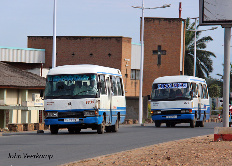 Résultat de recherche d'images pour "bus Burundi"